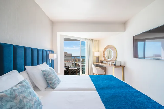 Room, Double Bed, Sea View, Balcony, Hotel Costa Malaga (Adults Recommended) by Pierre & Vacances 2/3
