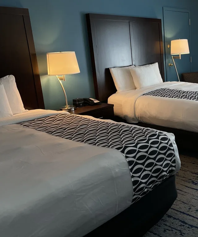 غرفة بسريرين كوين لذوي الإعاقة، La Quinta Inn Lynnwood 3/8