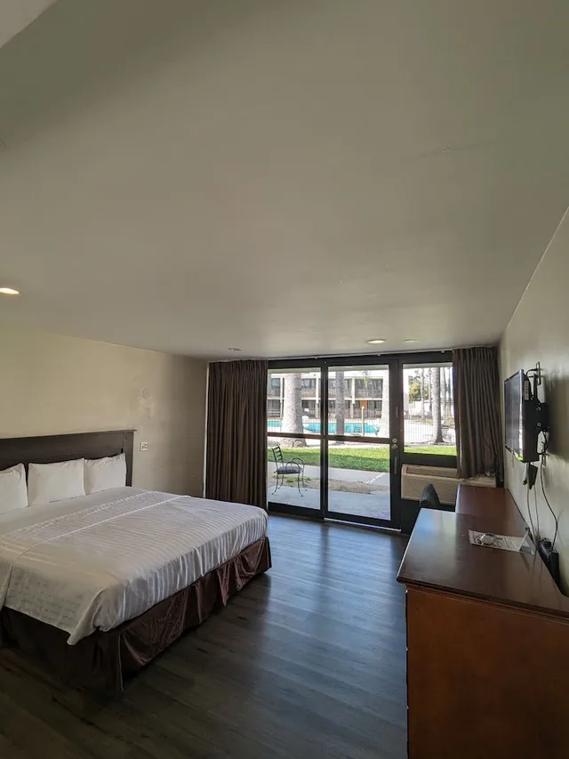 غرفة قياسية بسرير كينج، Valley Inn 3/8