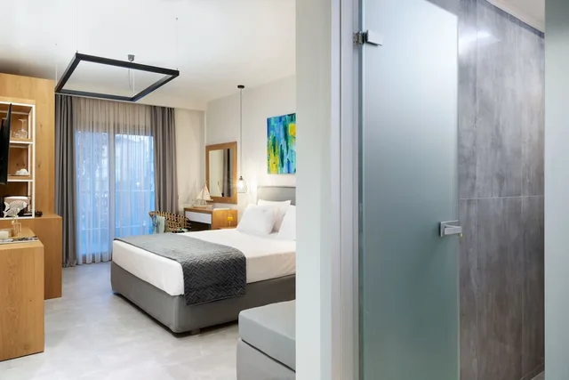 غرفة سوبيريور ثلاثية بسرير مزدوج مع أريكة، Sea Level Hotel 1/2