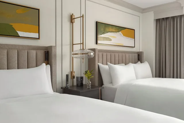 Mount Temple, Deluxe, 2 Queen Beds، Fairmont Chateau Lake Louise 1/10