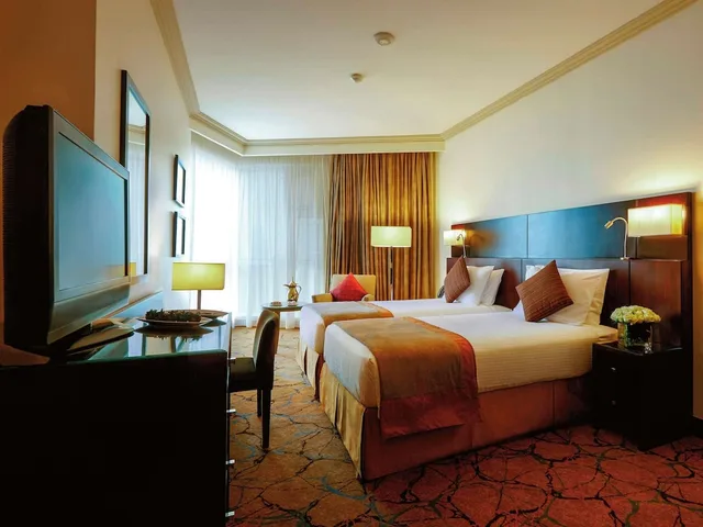 Classic, Twin Beds, Partial Haram View، موڤنبيك برج هاجر مكة(Movenpick Hotel & Residence Hajar Tower Makkah) 1/10