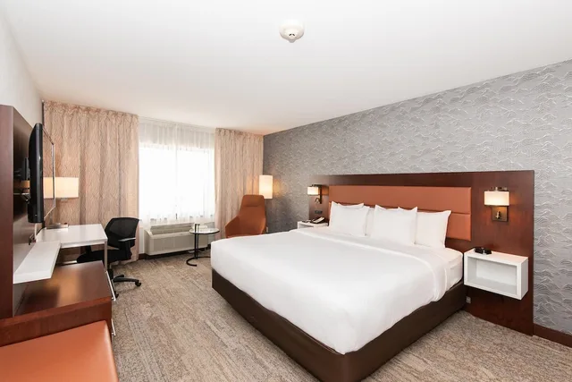 غرفة قياسية بسرير كينج، Quality Inn and Suites Val d Or, QC 5/9