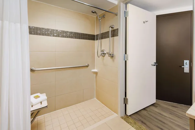 غرفة بسرير كوين، Doubletree Hotel New York City Chelsea 8/8