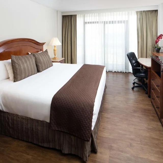 غرفة بريميوم بسرير كينج بشرفة، Red Lion Hotel Boise Downtowner 6/8