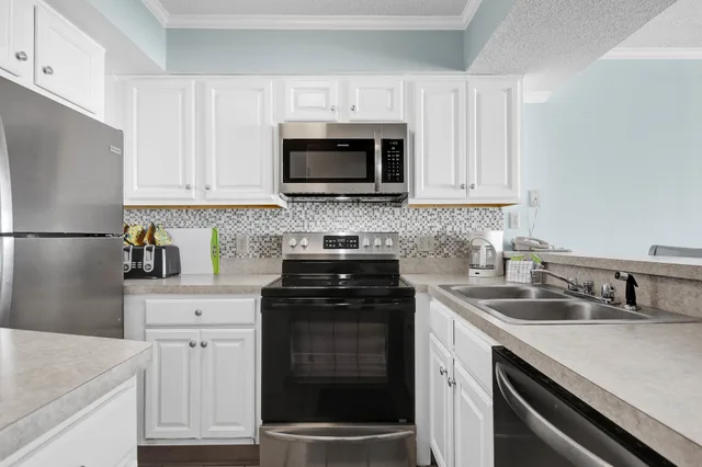 2 Bedrooms, Suite, Ocean Front, Sands Beach Club 4/4
