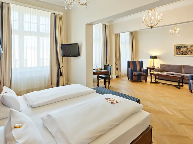 Suite, King Bed, Austria Trend Parkhotel Schonbrunn 1/10