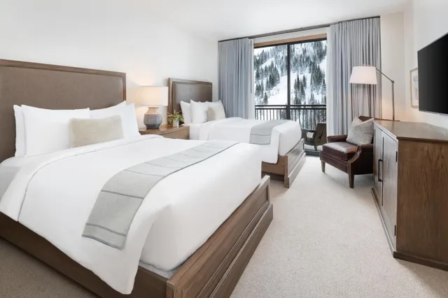 غرفة ديلوكس بسرير مزدوج بشرفة، The Snowpine Lodge 1/3