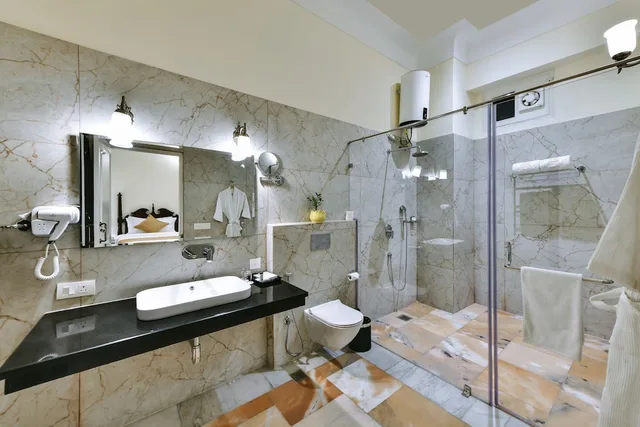 غرفة فاخرة بسرير كينج، Ramgarh Heritage A Luxury Boutique Resort 5/6