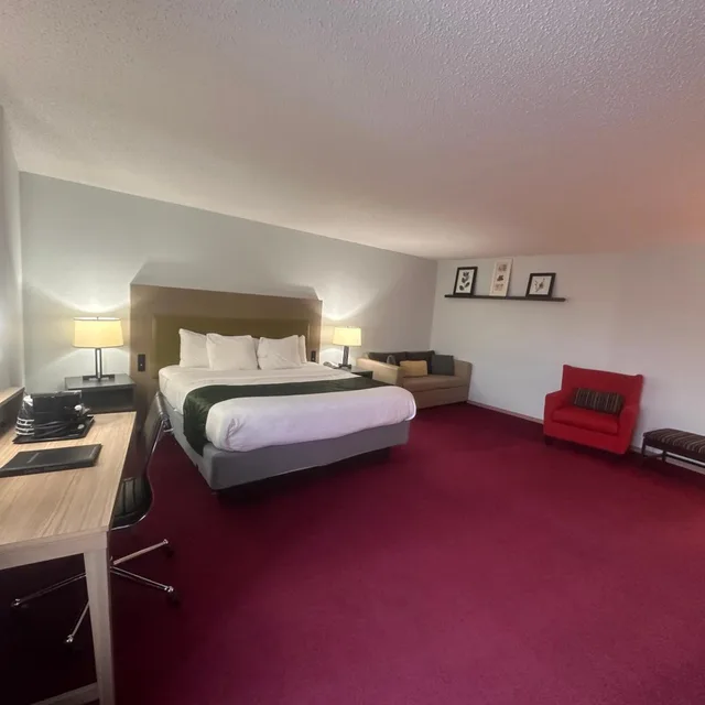 جناح بسرير كينج، Pictured Rocks Inn & Suites 2/10