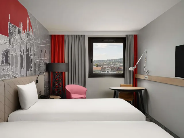 Castle, Superior, Double Bed, Sofa، Mercure Budapest Castle Hill 1/4