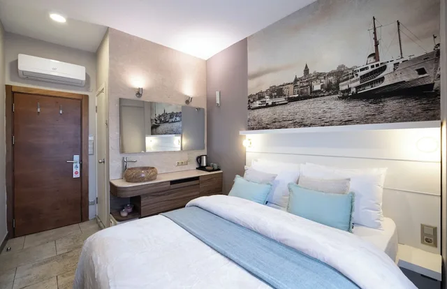 Lanai, Comfort, Twin Beds, City View, The Pera 4/10