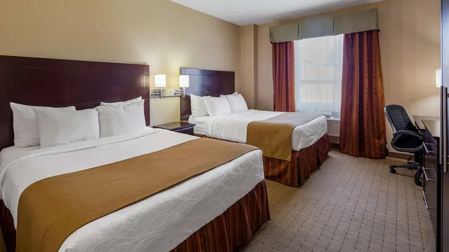جناح تنفيذي بسريرين كوين بغرفتين مع أريكة، Best Western Plus Bowmanville 1/4