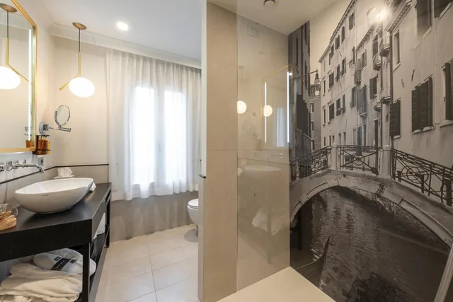 جناح جونيور بسرير كينج، H10 Palazzo Canova 6/6
