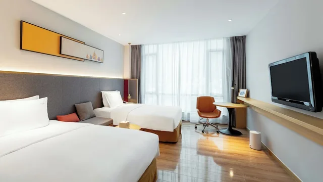 غرفة قياسية بسريرين منفصلين، Holiday Inn Batang 1/4