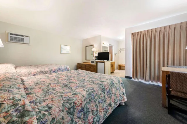 غرفة بسريرين كوين لذوي الإعاقة، The Wander Hotel, a Ramada by Wyndham 5/6
