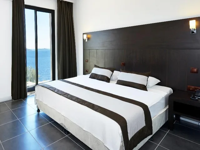 غرفة ديلوكس بسرير مزدوج، Kalamar Hotel 1/1