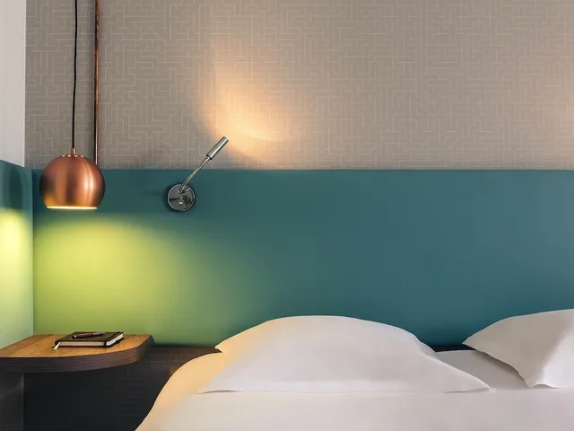 Family, 1 Double and 1 Single Bed, Mercure Marne la vallee Bussy St Georges 4/5