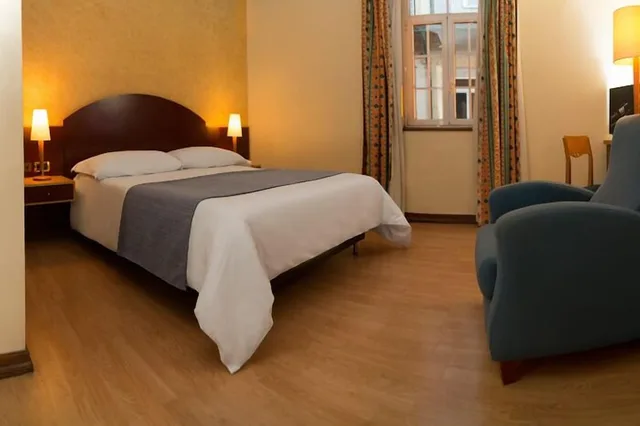 Standard, Twin Beds, Internacional Hotel 1/4