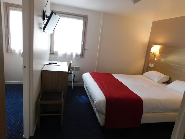 غرفة رباعية بسرير مزدوج وسريرين منفصلين، Hotel the Originals Tours Sud Ambacia Ex Inter Hotel Tours Sud Ambacia 3/7