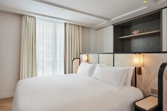 إقامة بسرير كينج بإطلالة على الحديقة بغرفة نوم واحدة، Carlton Cannes, a Regent Hotel 1/2