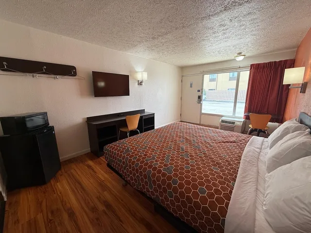 غرفة بسرير كينج، Relax Inn by OYO Columbus OH I 70 2/10