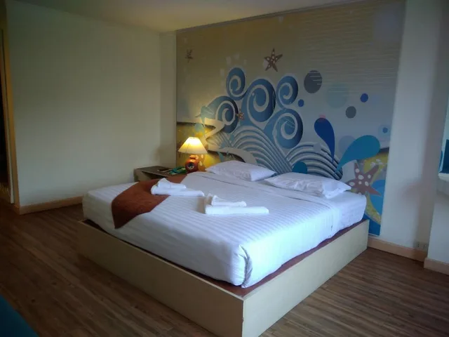 Cool, Twin Beds، THE PACIFIC COOL CHIC 1/10