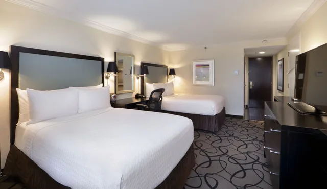 Dream, Deluxe, 2 Double Beds، The Verve Hotel Boston Natick, Tapestry Collection by Hilton 2/5