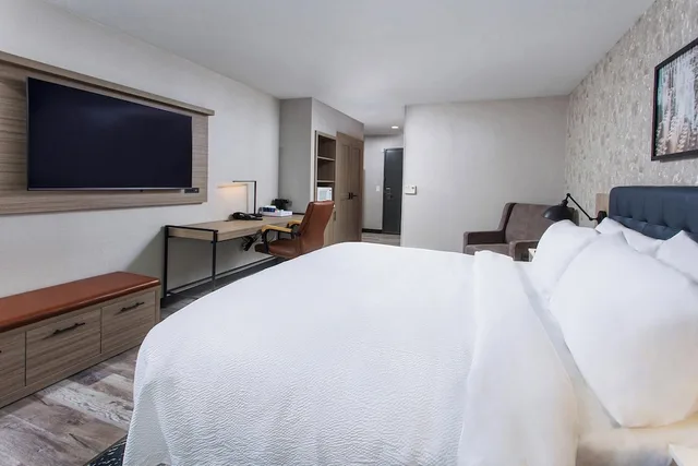 غرفة بسرير كينج مع أريكة لذوي الإعاقة، Four Points by Sheraton Appleton 4/8