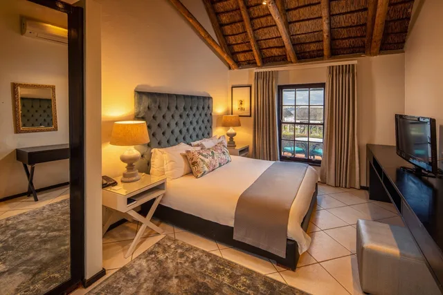 جناح بسرير كينج بشرفة، Grande Roche Hotel 1/10