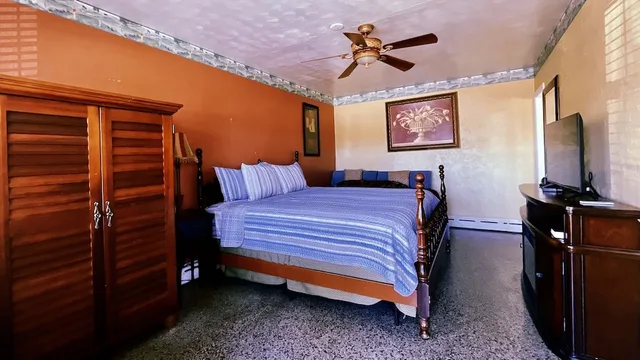 غرفة بسرير كينج، Shamrock Cove Inn 1/9
