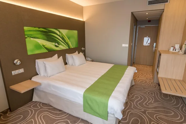 غرفة قياسية بسرير مزدوج، Holiday Inn Budapest Budaors 2/6