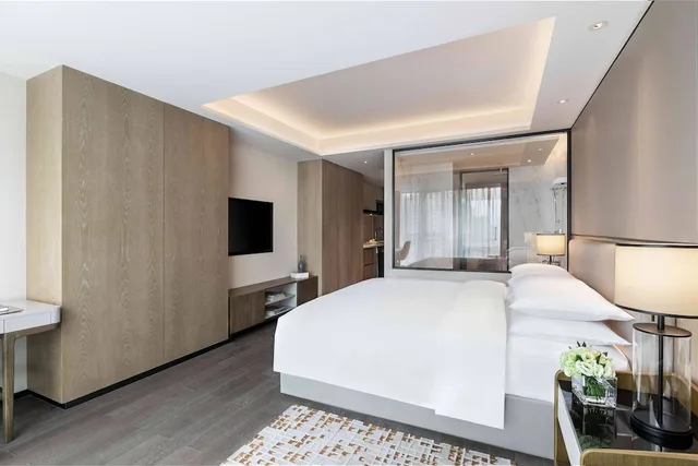 Studio, King Bed, City View, Marriott Executive Apartments Chongqing 3/6