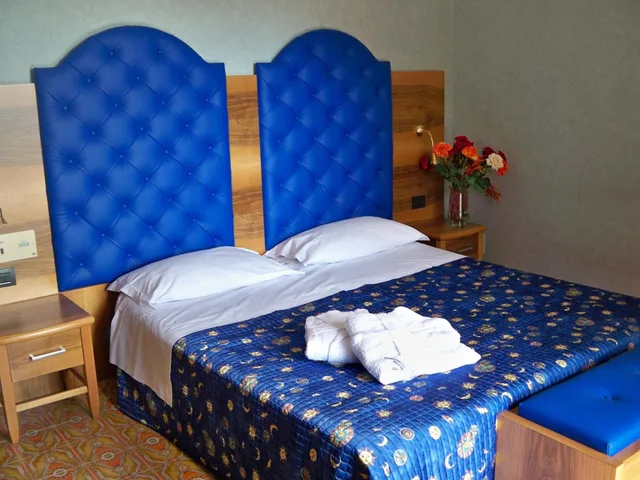 غرفة بسريرين منفصلين، Taormina Park Hotel 1/10