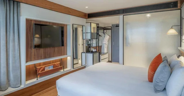 جناح بغرفتي نوم، Melia White House 6/10