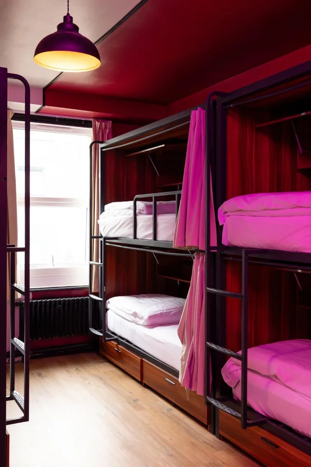 Mixed Dorm, 6 Beds, 3 Bunk Beds, Malacuna Manchester 1/3