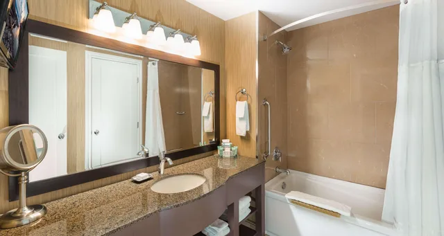 جناح جونيور بسرير كينج، Prestige Oceanfront Resort, WorldHotels Luxury 2/2