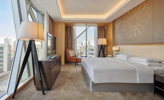 جناح تنفيذي بسرير كينج، حياة ريجينسي(Hyatt Regency Riyadh Olaya) 2/4
