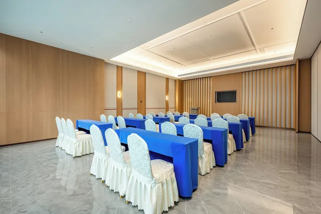 Holiday Inn Express Qinhuangdao Haigang By IHG، تشنهوانغداو 32/36