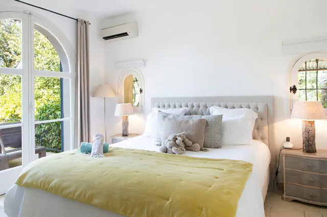 2 Bedrooms, Suite, King and Queen Bed, Sea View, Sofa, with Pool، La Bastide D Antoine 3/7