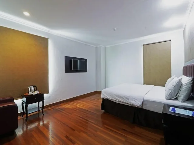 Executive, King Bed, P Hotel Jakarta 2/7