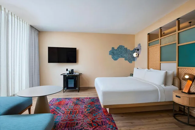 غرفة بسرير كينج بشرفة، Aloft Playa Del Carmen 1/3