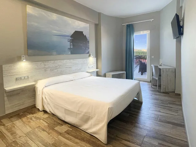 غرفة بسرير كوين بشرفة، Te Mana Hotel 3/6