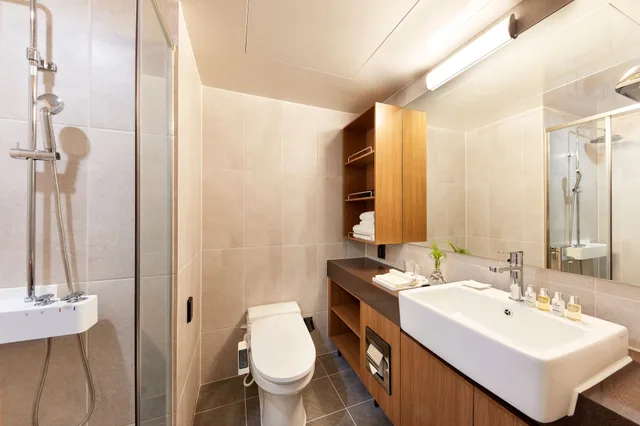 غرفة قياسية بسرير مزدوج، Ramada by Wyndham Gumi 6/8