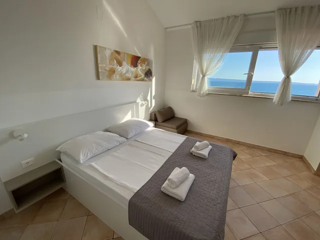 Room, Queen Bed, with View, No Balcony، Stipe Aparthotel 1/2