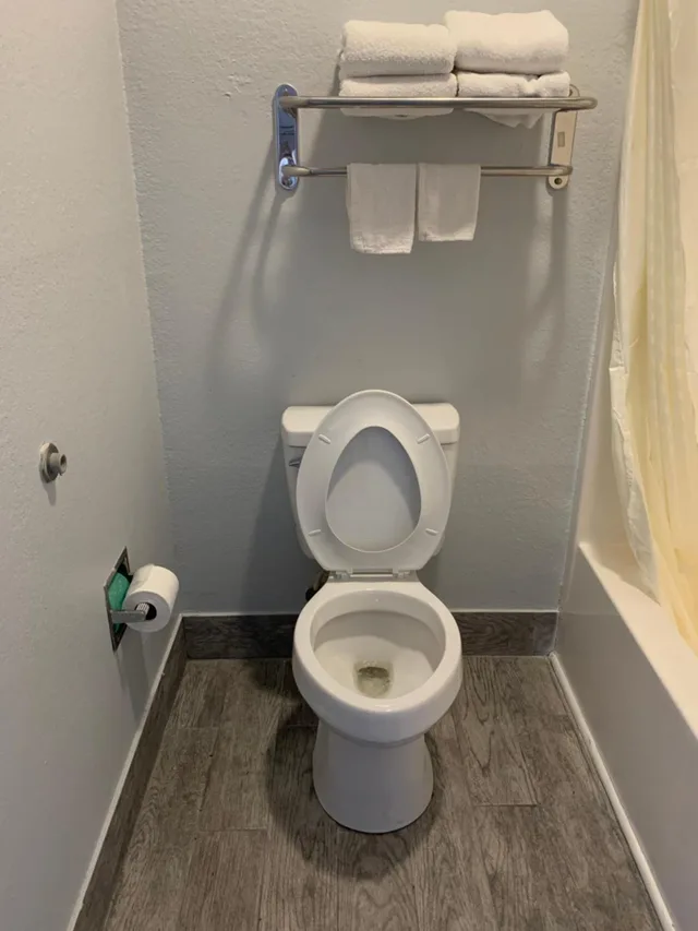 غرفة بسرير كينج للمدخنين، Best Western Magnolia 8/10
