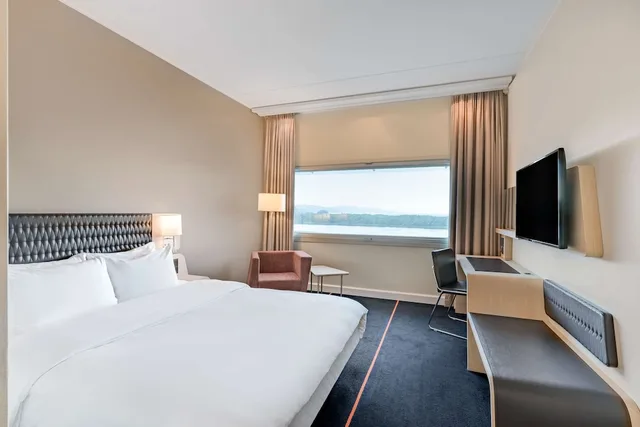 Premium, Twin Beds, Runway View، Radisson Blu Hotel, Trondheim Airport 2/10