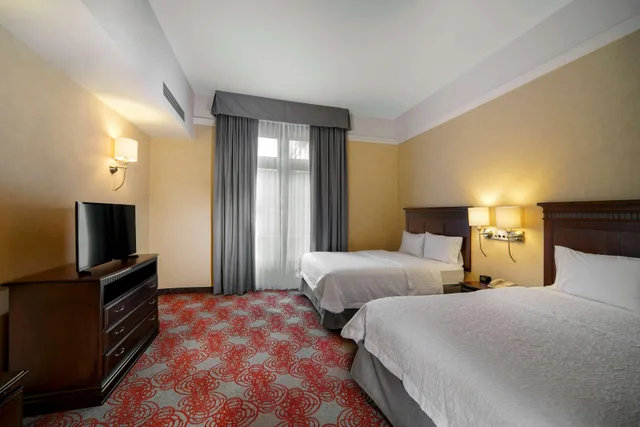 جناح بسرير كوين، Hampton Inn & Suites Mexico City - Centro Historico 1/1