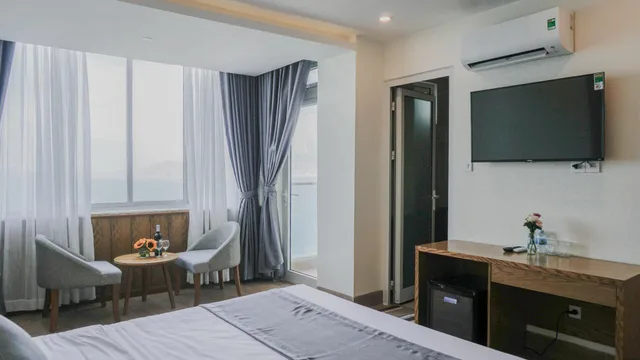 غرفة سوبيريور عائلية بسريرين كوين بإطلالة على المدينة، Quang Vinh Hotel 1/1