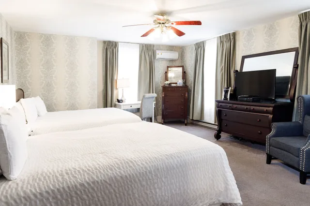 غرفة كومفورت بسريرين كوين، Lititz Springs Inn And Spa 1/2